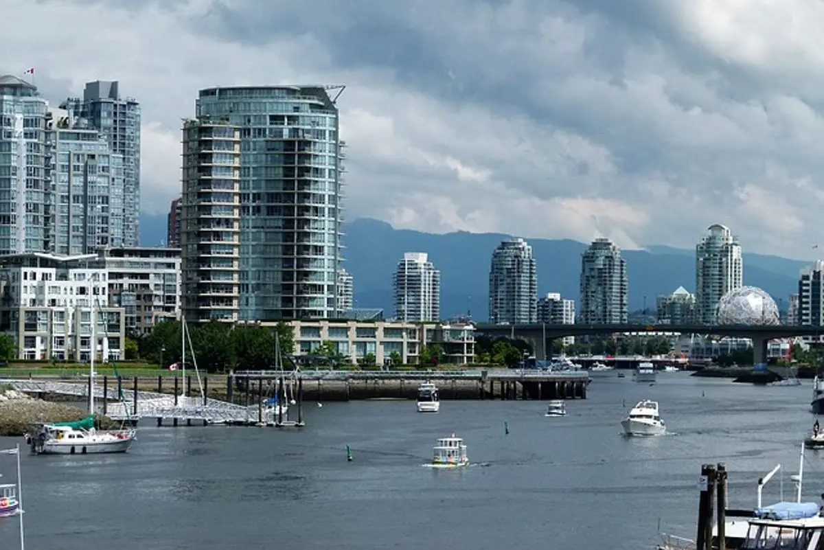 british-columbia-vancouver-skyline-cityscape