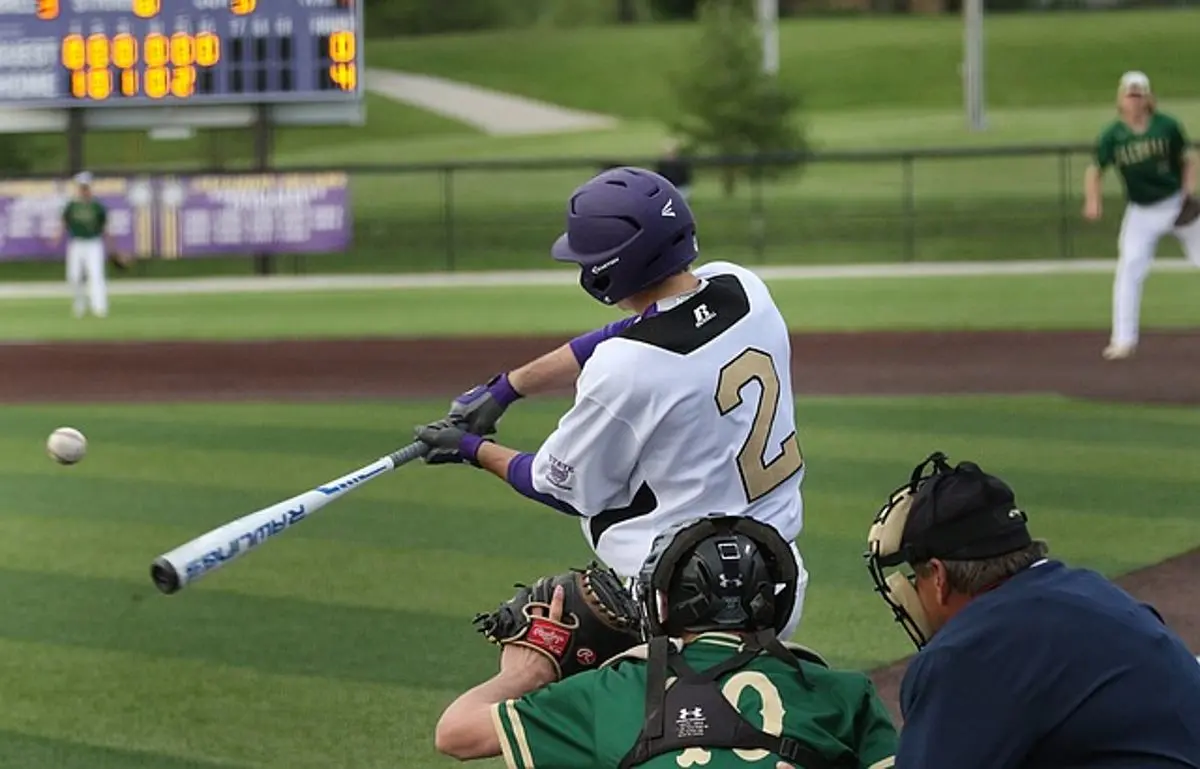 baseball-game-athlete-batter