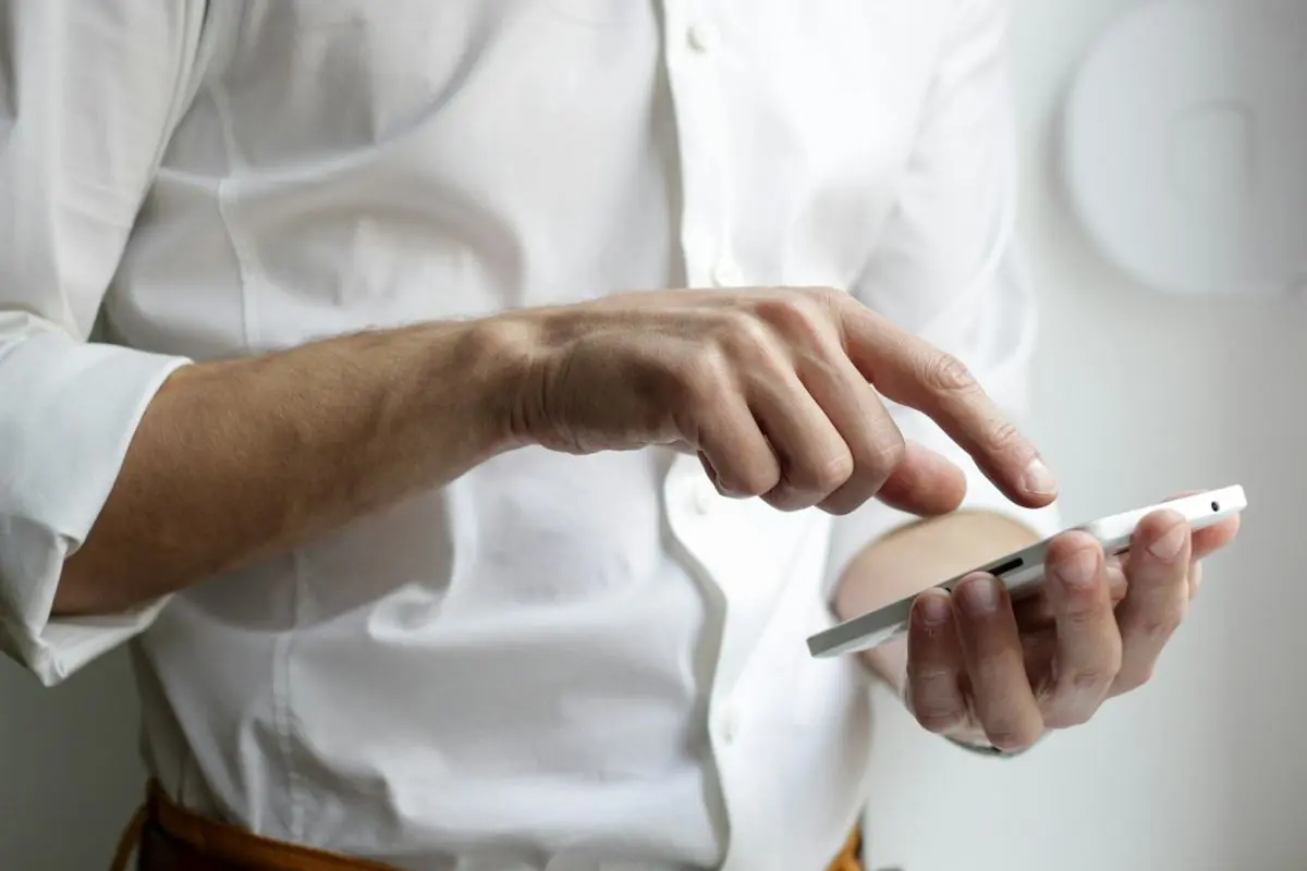 Helpline a person on a smartphone