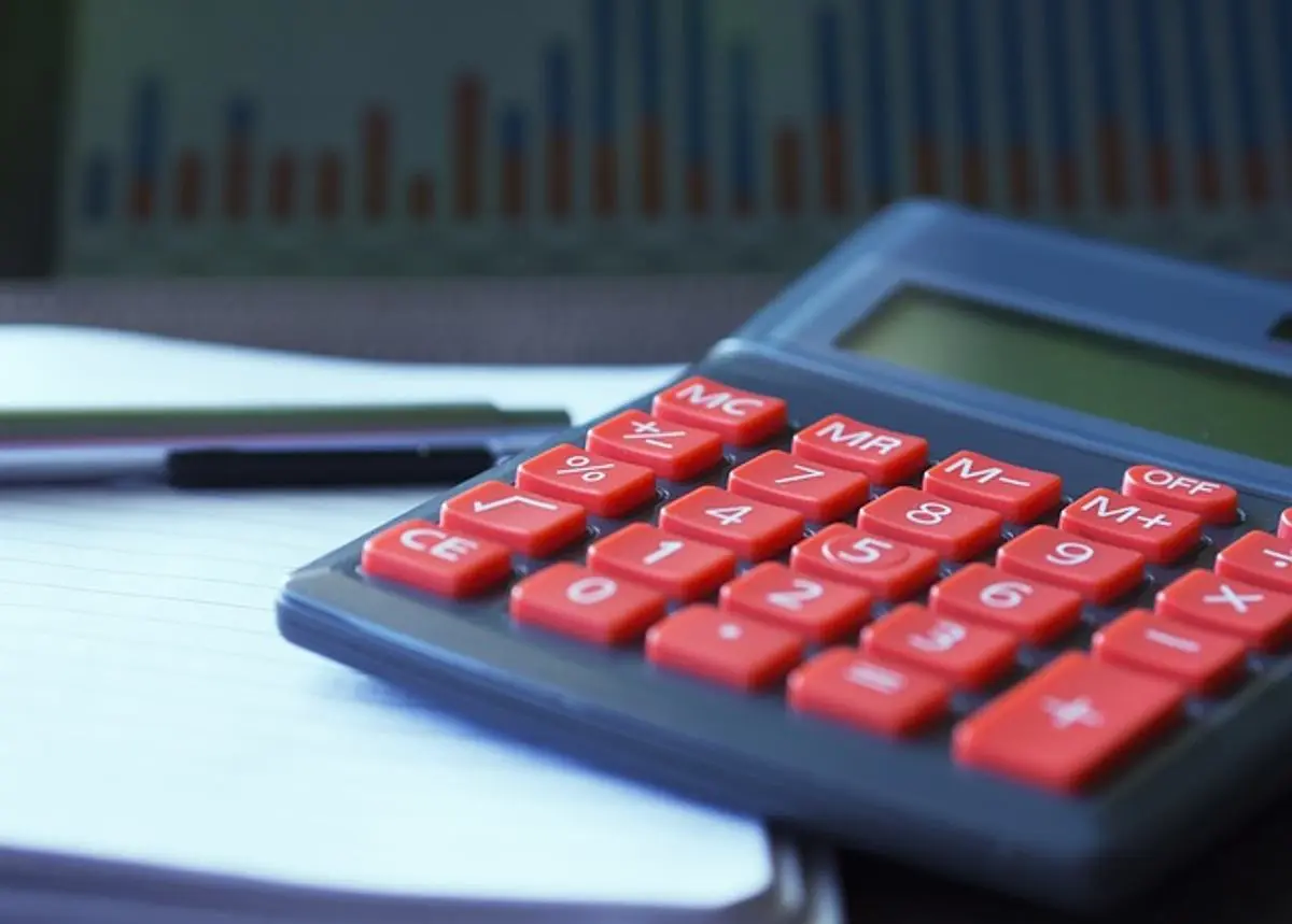 financial-report-and-calculator