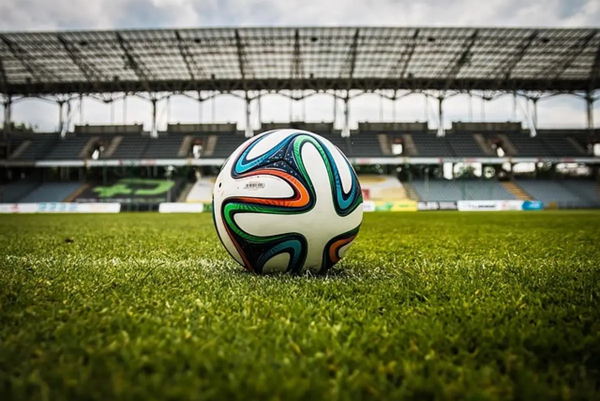 soccer-ball-on-a-green-field