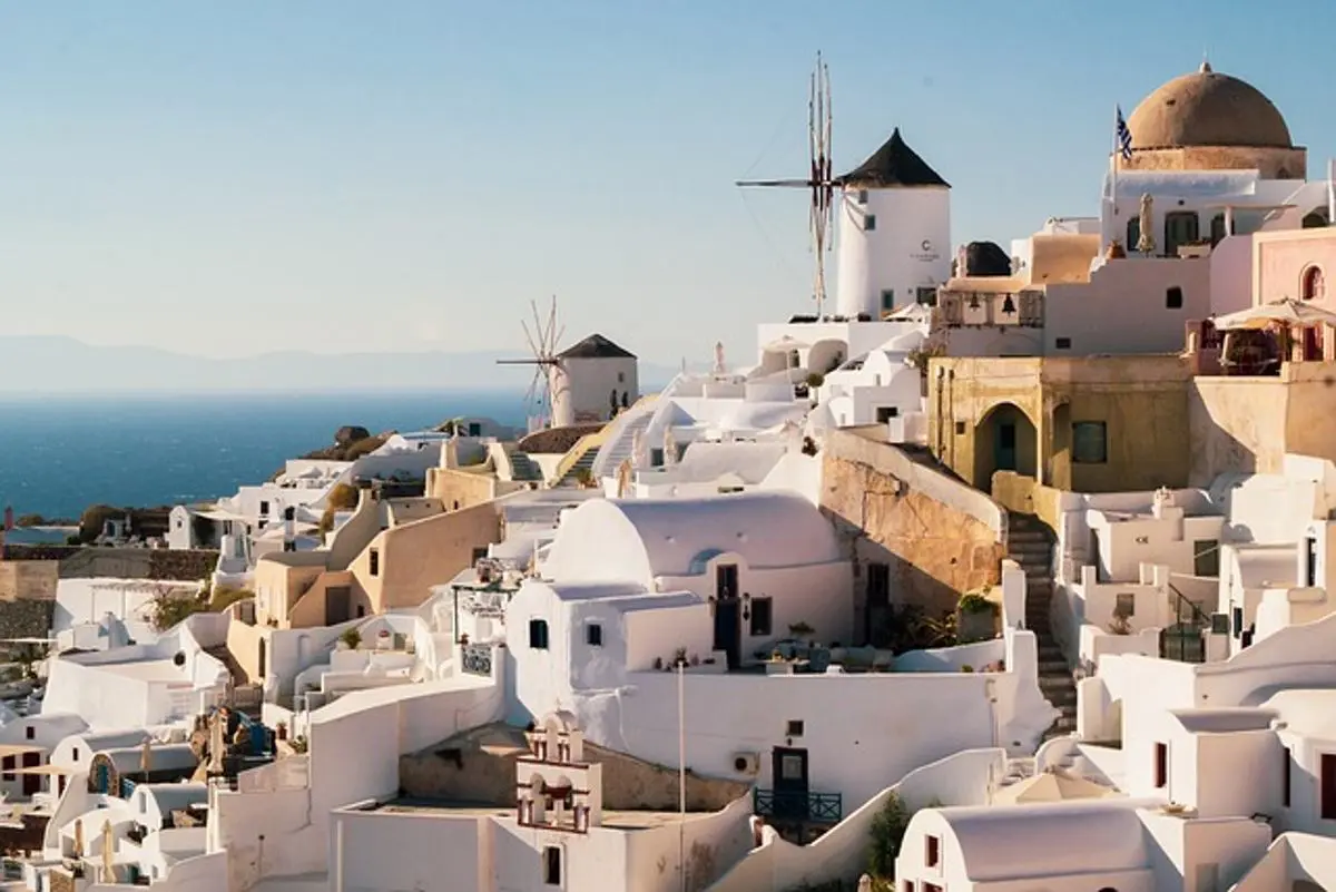 greece-santorini-cityscape