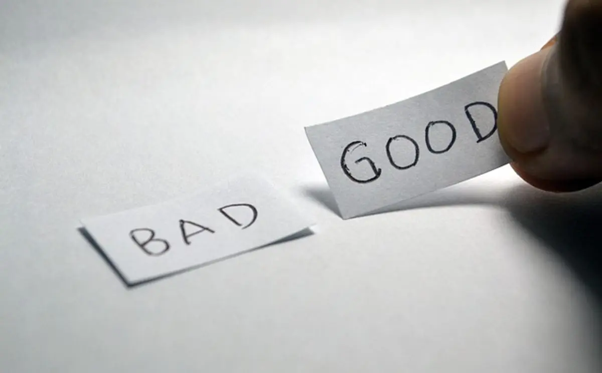 words-bad-and-good-written-on-notes