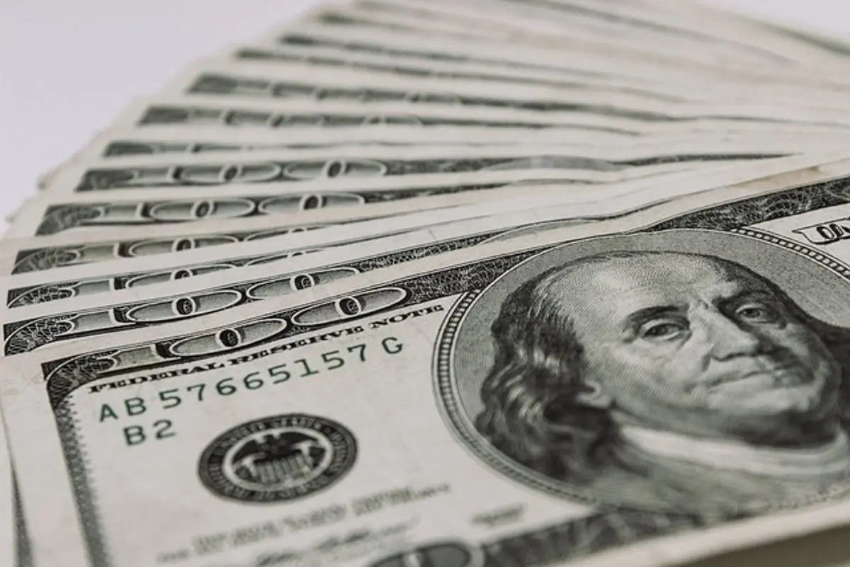 money-us-100-dollar-bills