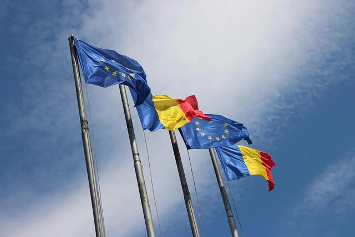 romanian-and-european-union-flags