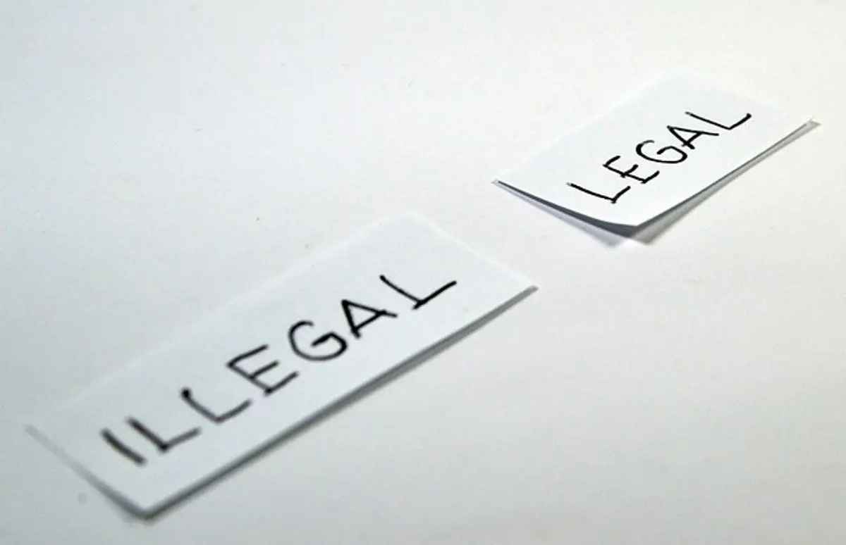 notes-with-the-word-legal-and-illegal