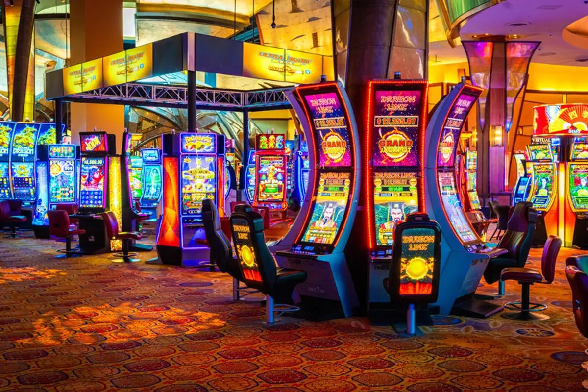mohegan-sun-casino-floor