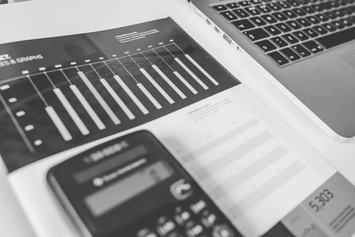 financial-report-and-calculator
