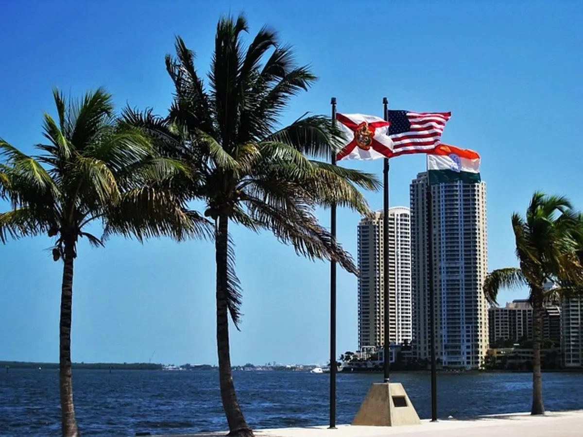 miami-florida-flags