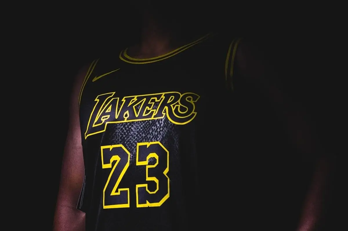 lebron-james-lakers-23-t-shirt