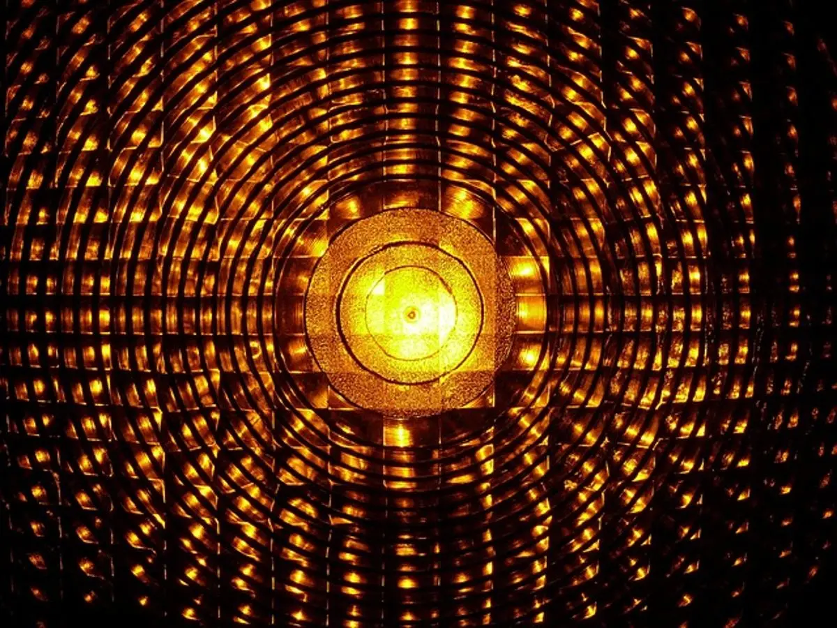 yellow-warning-light