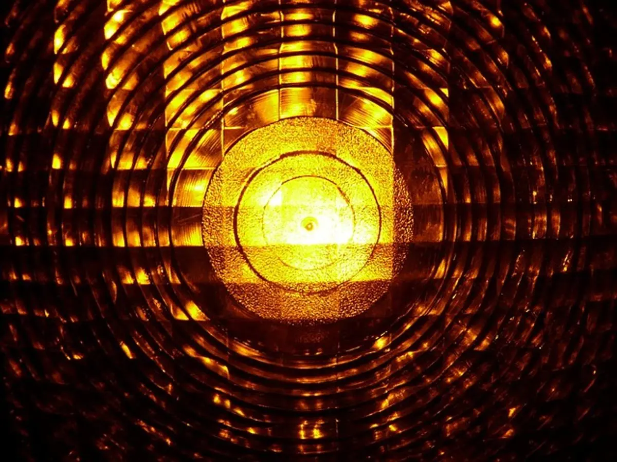 yellow-warning-light