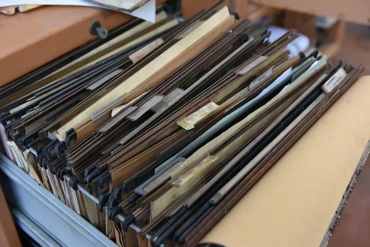 folder-with-documents