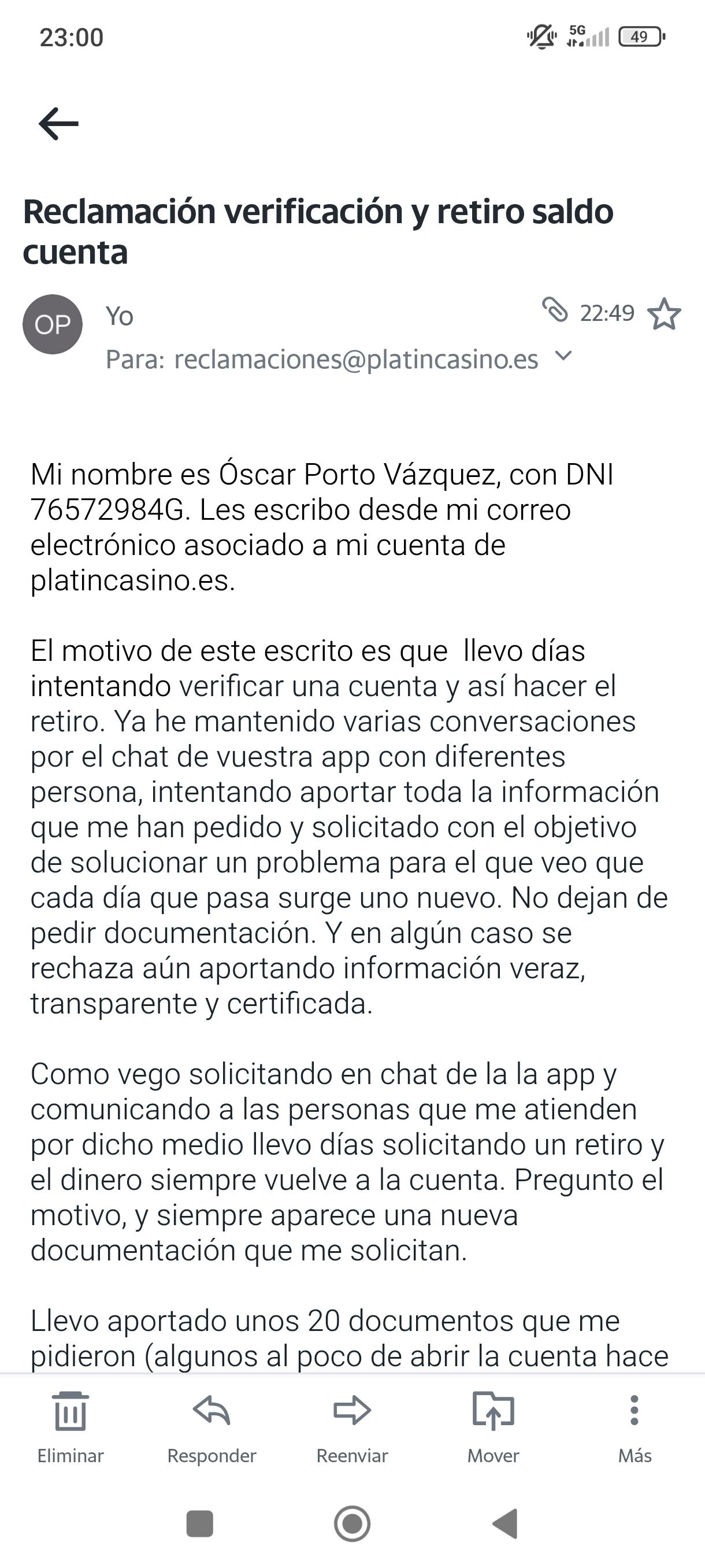 Captura de pantalla de la interfaz de la aplicación móvil de Platincasino mostrando juegos de tragamonedas