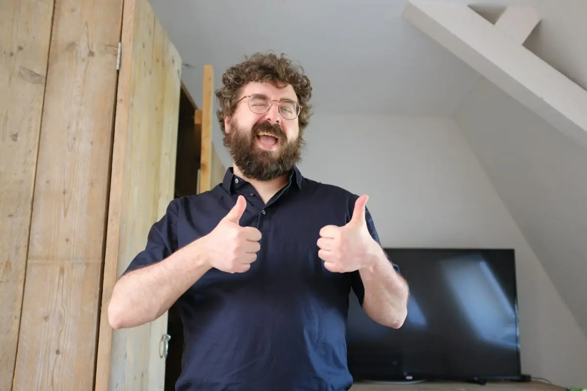 Thumbs up