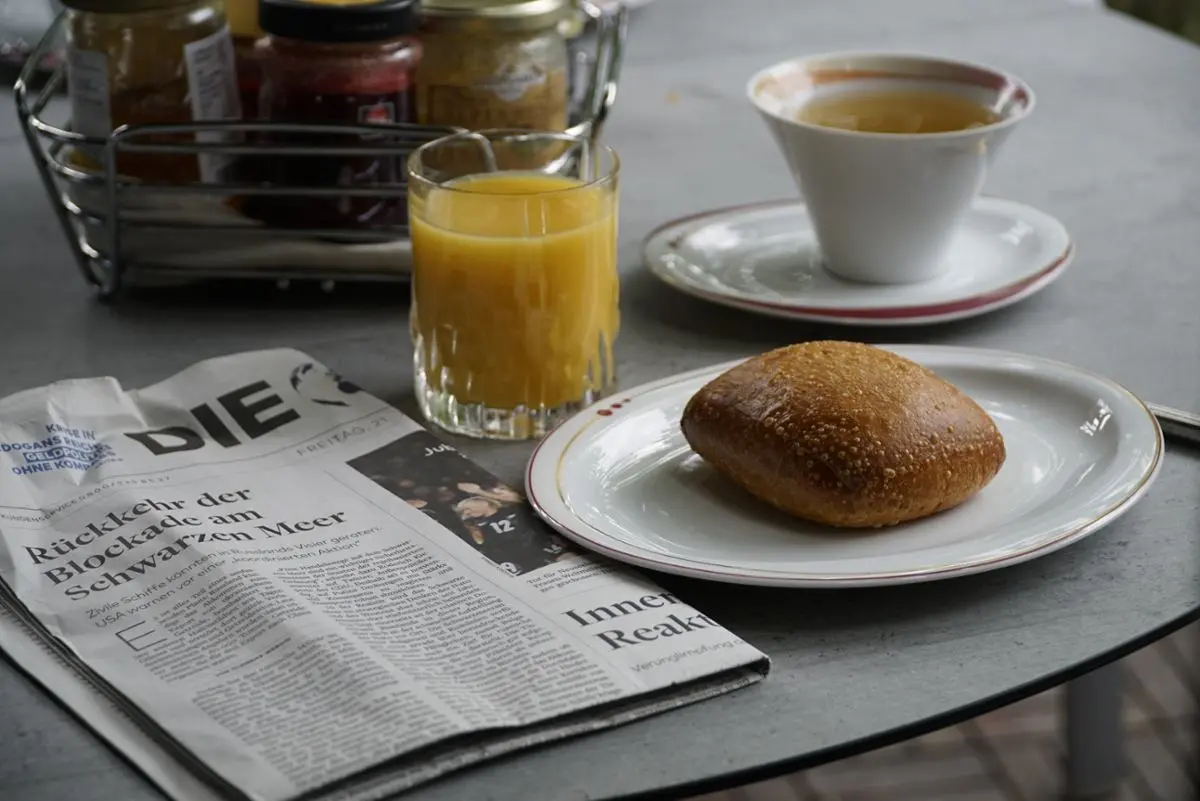 breakfast-table