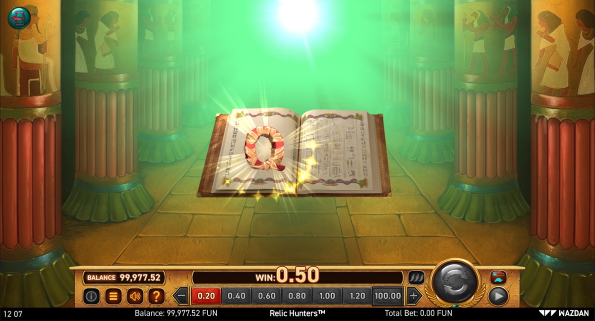 Expanding symbol in Relic Hunters free spins