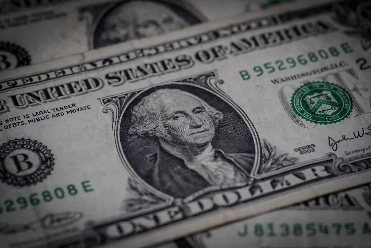 money-us-dollar-bills