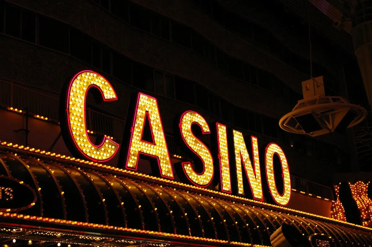 casino-sign-las-vegas