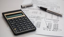 calculator-and-financial-report