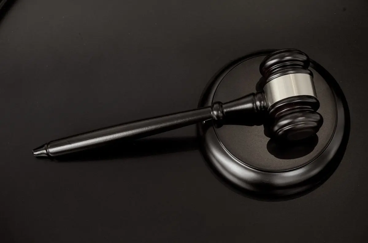 gravel-and-mallet-justice