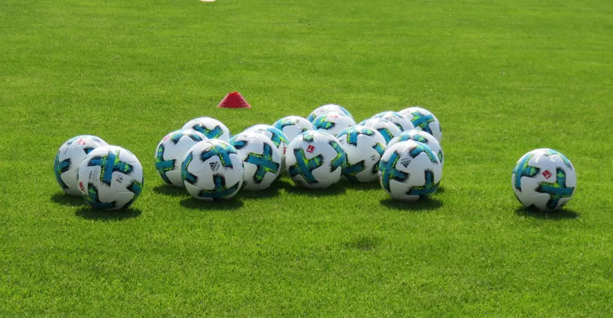 sports-soccer-balls
