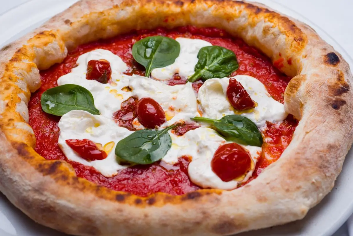 mozarella-pizza-small