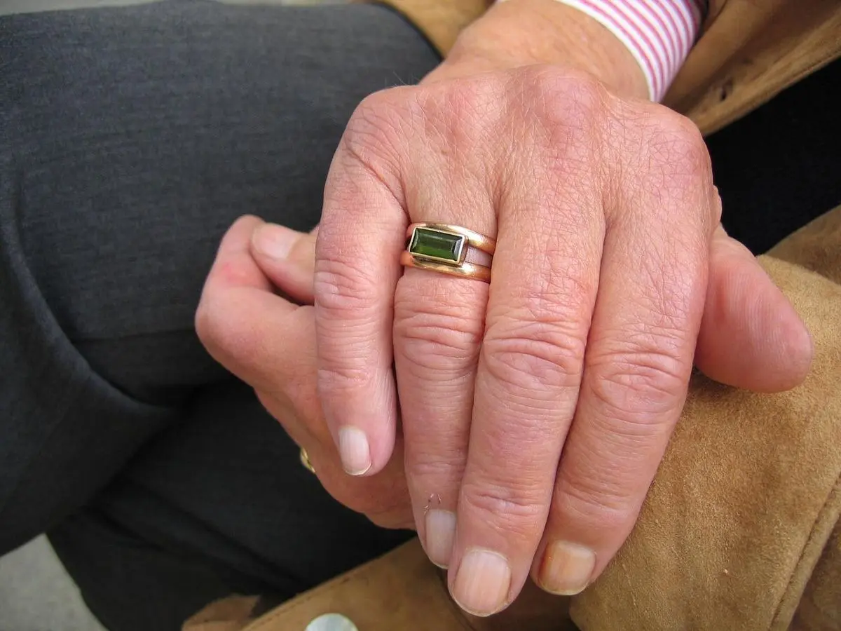 old-person-hands