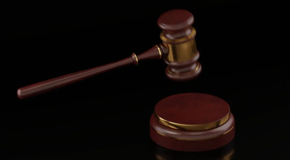 justice-hammer-and-knocker