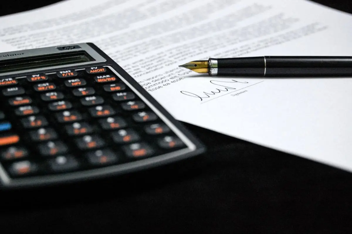 document-calculator-and-pen