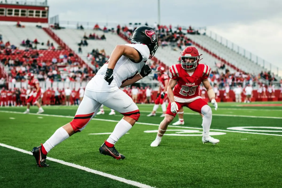 american-football-players-on-field