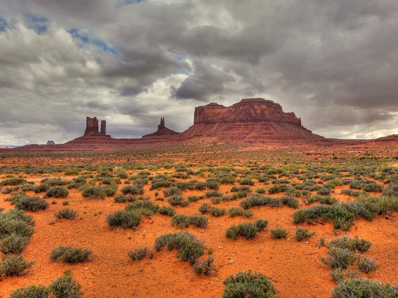 arizona-monument-valley-clouds