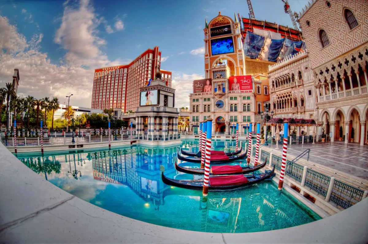 An empty casino's swimming pool.