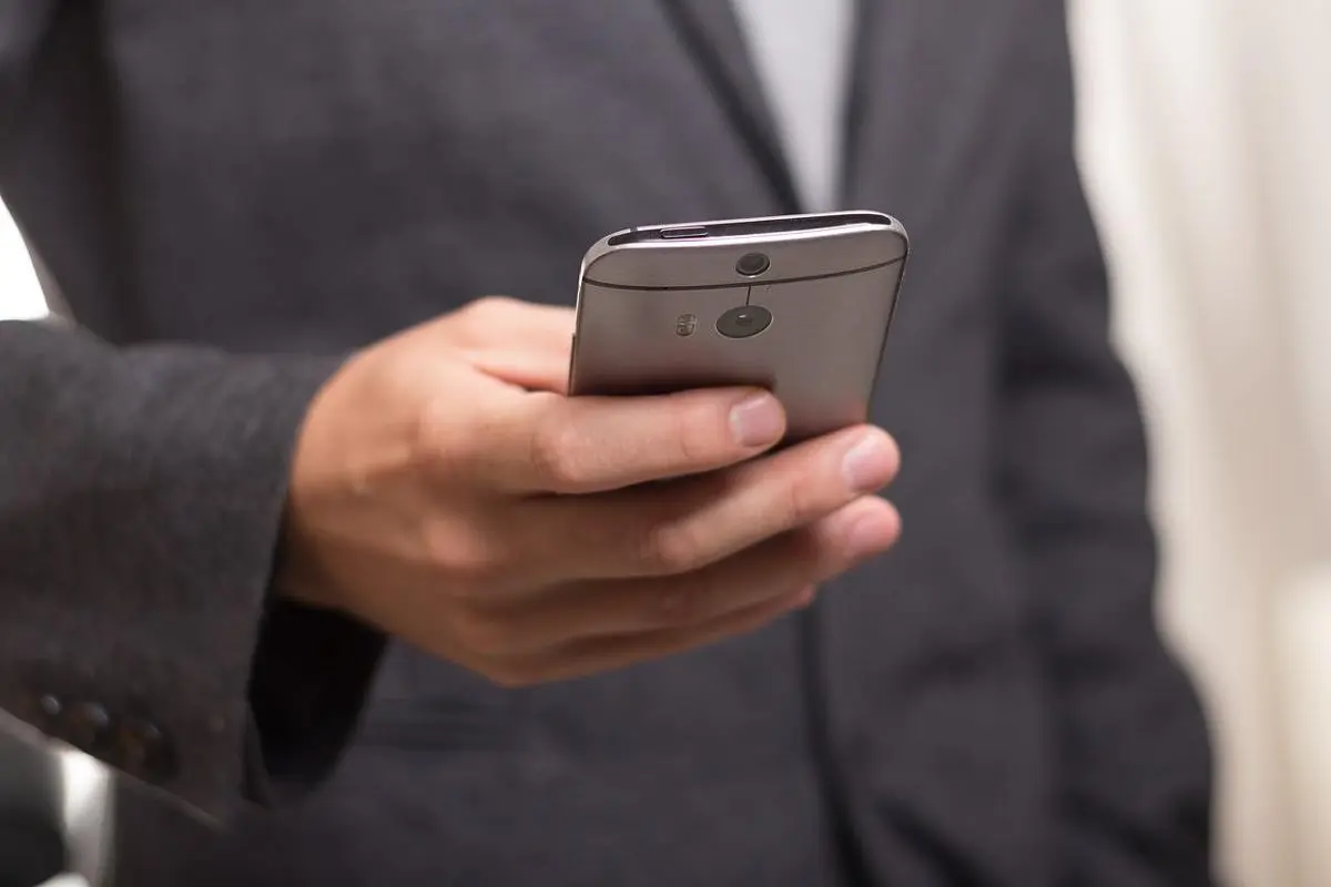 man-holding-smartphone