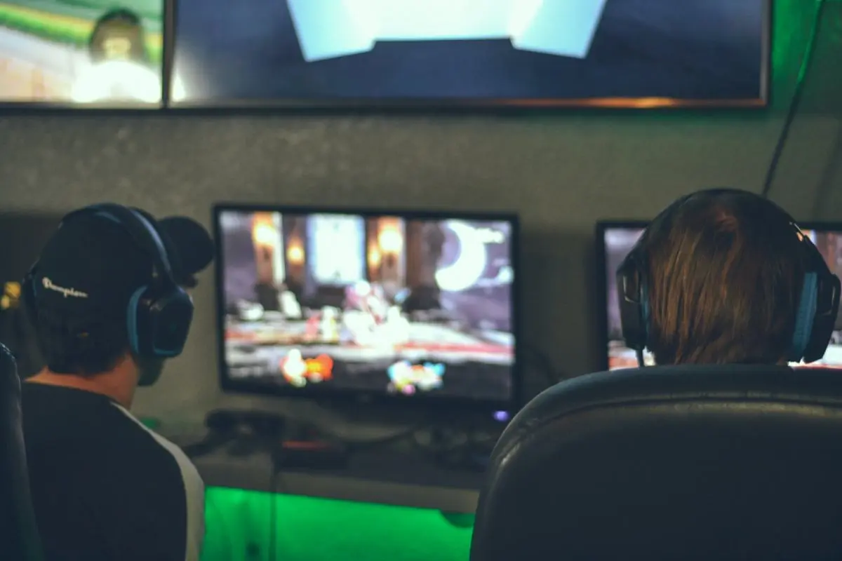 Video gamers going at it.