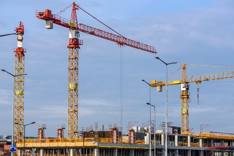 construction-work-cranes