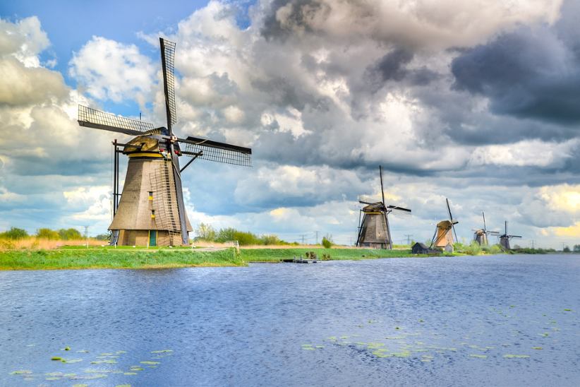netherlands-landscape-windmills