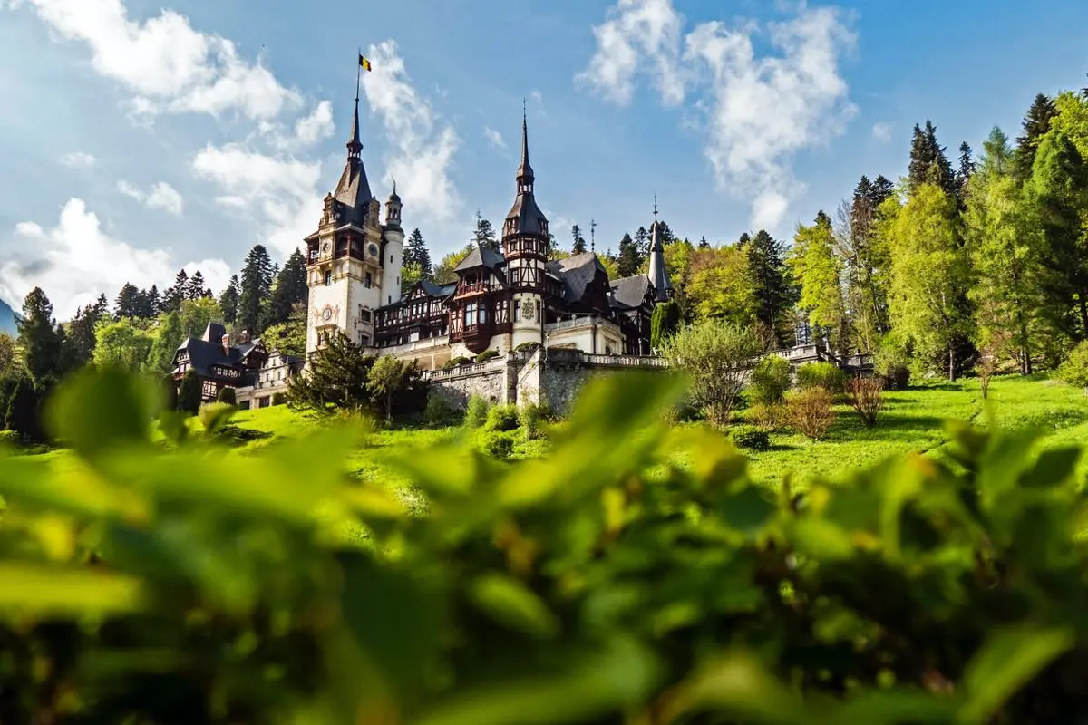 Romanian castle and flag.