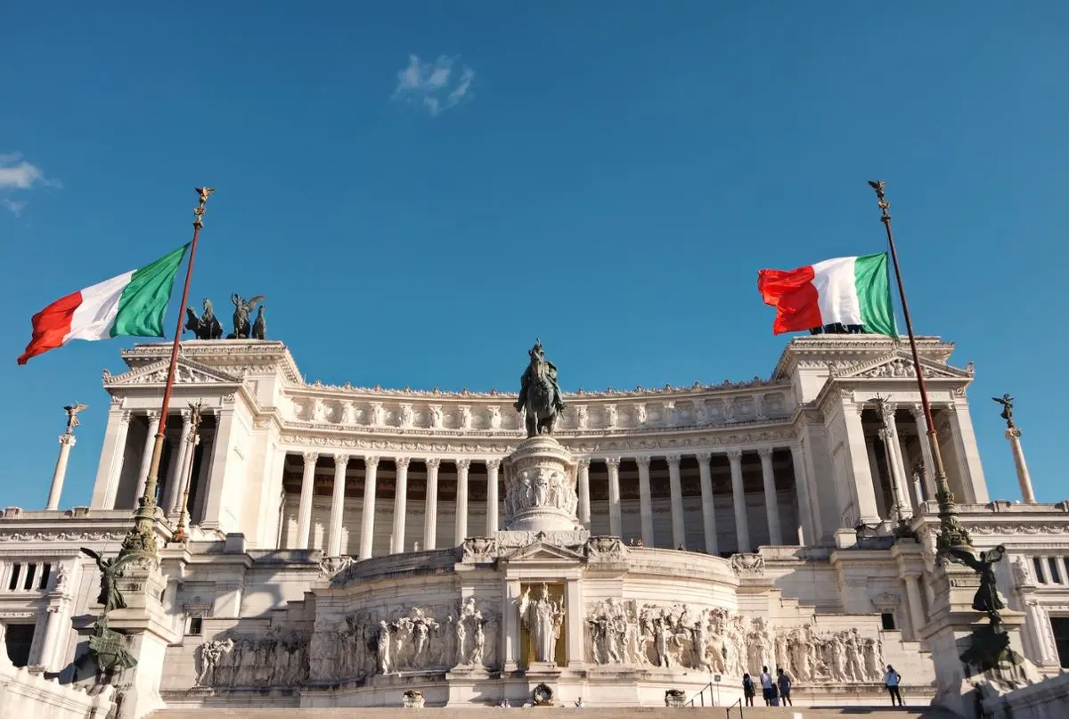 Italy's national flag and important monument.