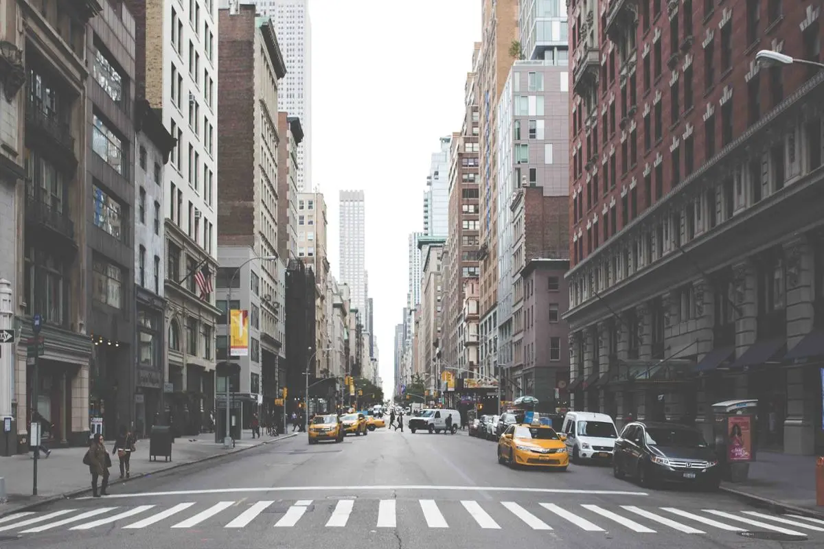 busy-street-in-new-york