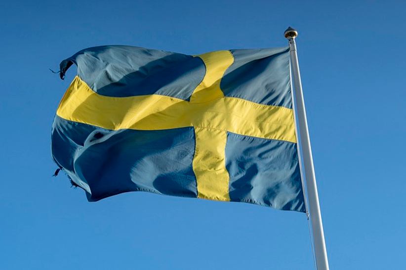 sweden-flag-on-a-pole
