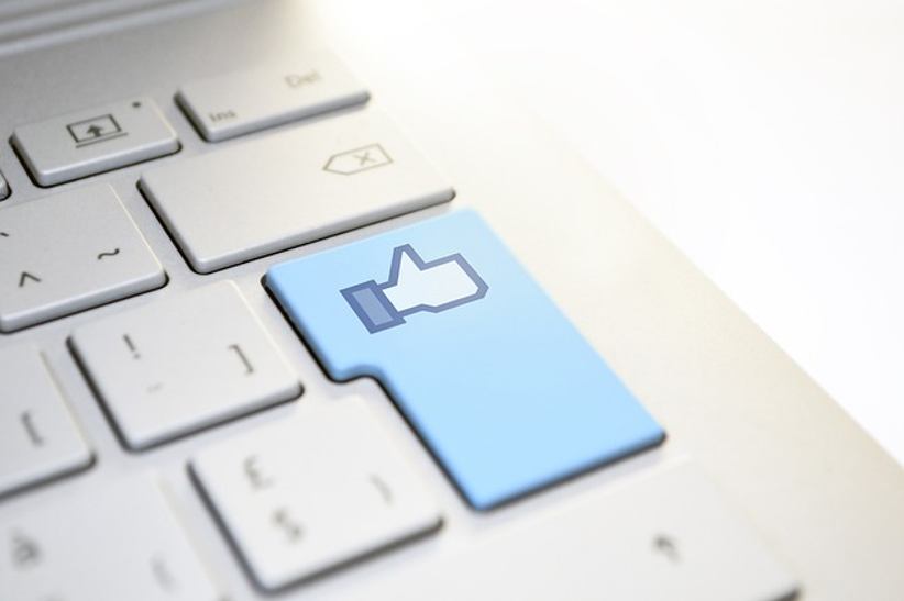 facebook-like-button-on-pc-keyboard