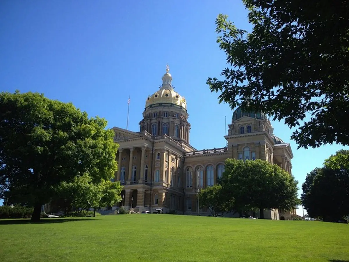 state-capitol-building-iowa