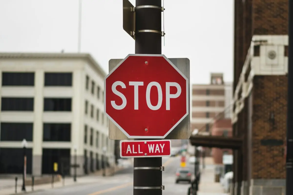 A sign that says stop