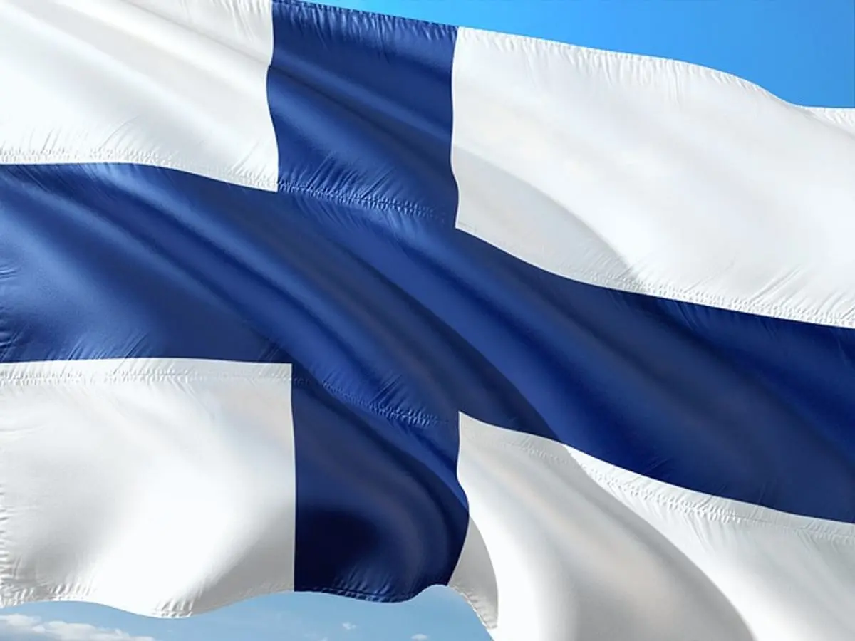 finnish-flag-on-a-pole